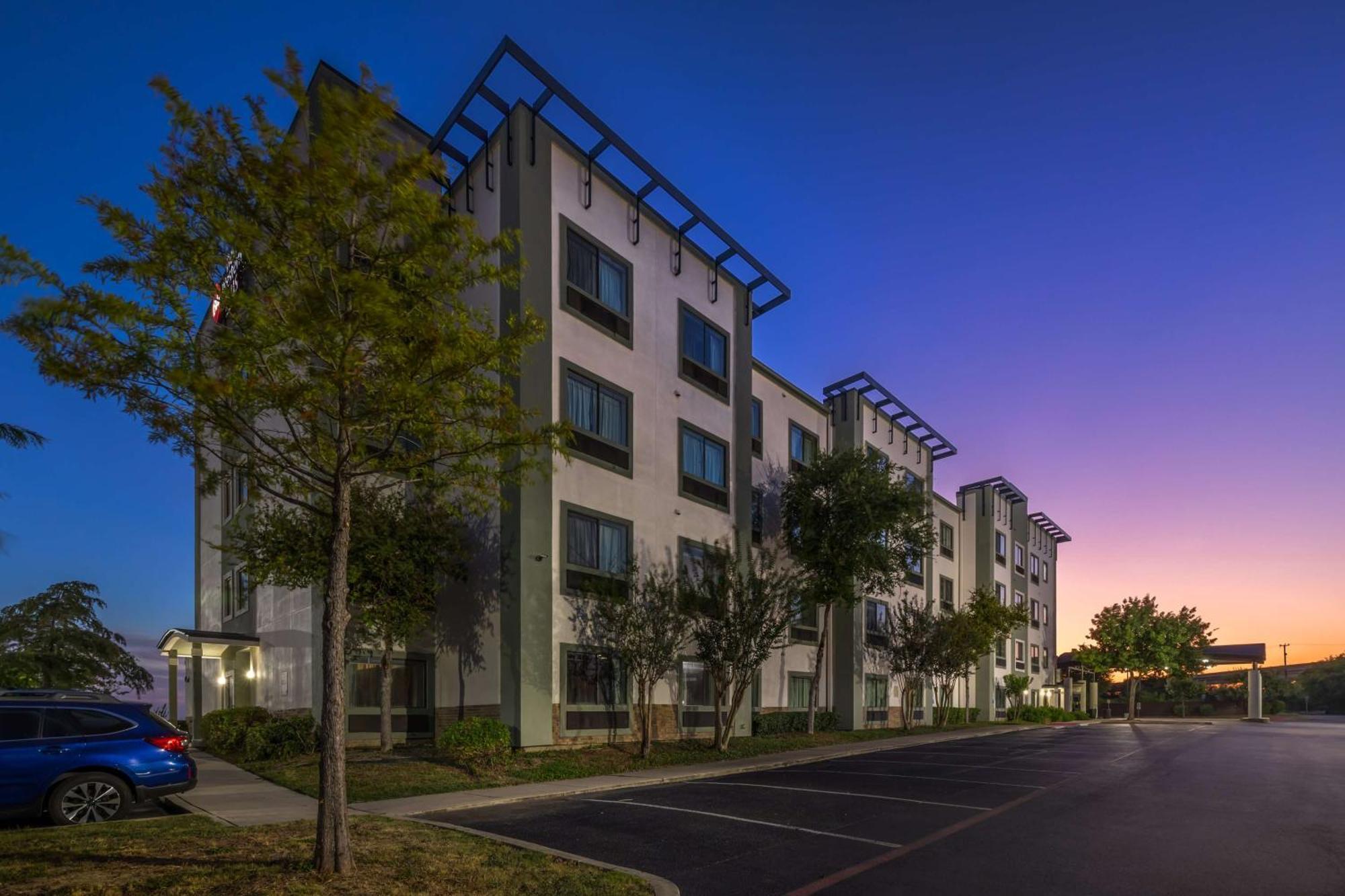 Best Western Plus Lackland Hotel And Suites. San Antonio Exterior photo