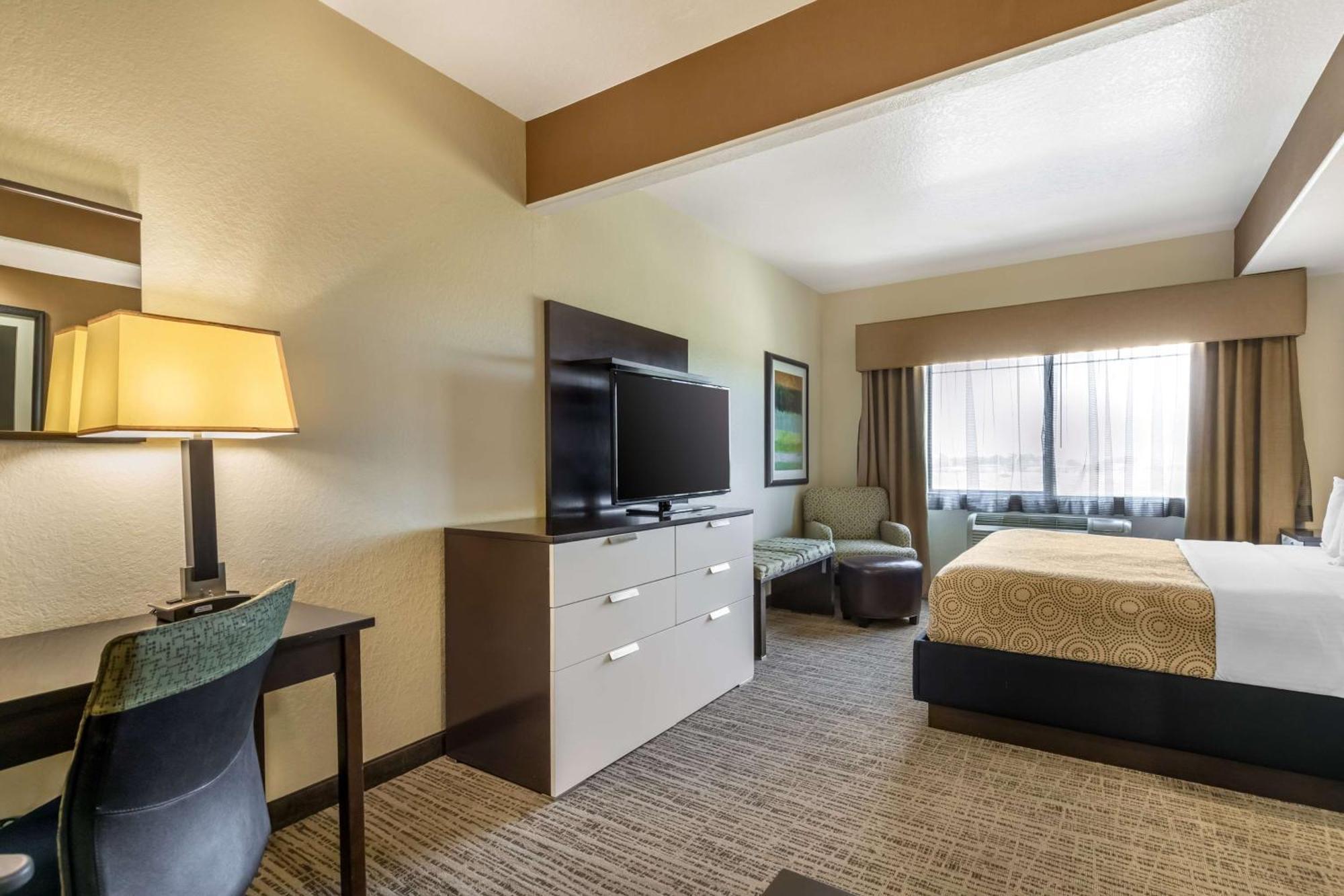 Best Western Plus Lackland Hotel And Suites. San Antonio Exterior photo