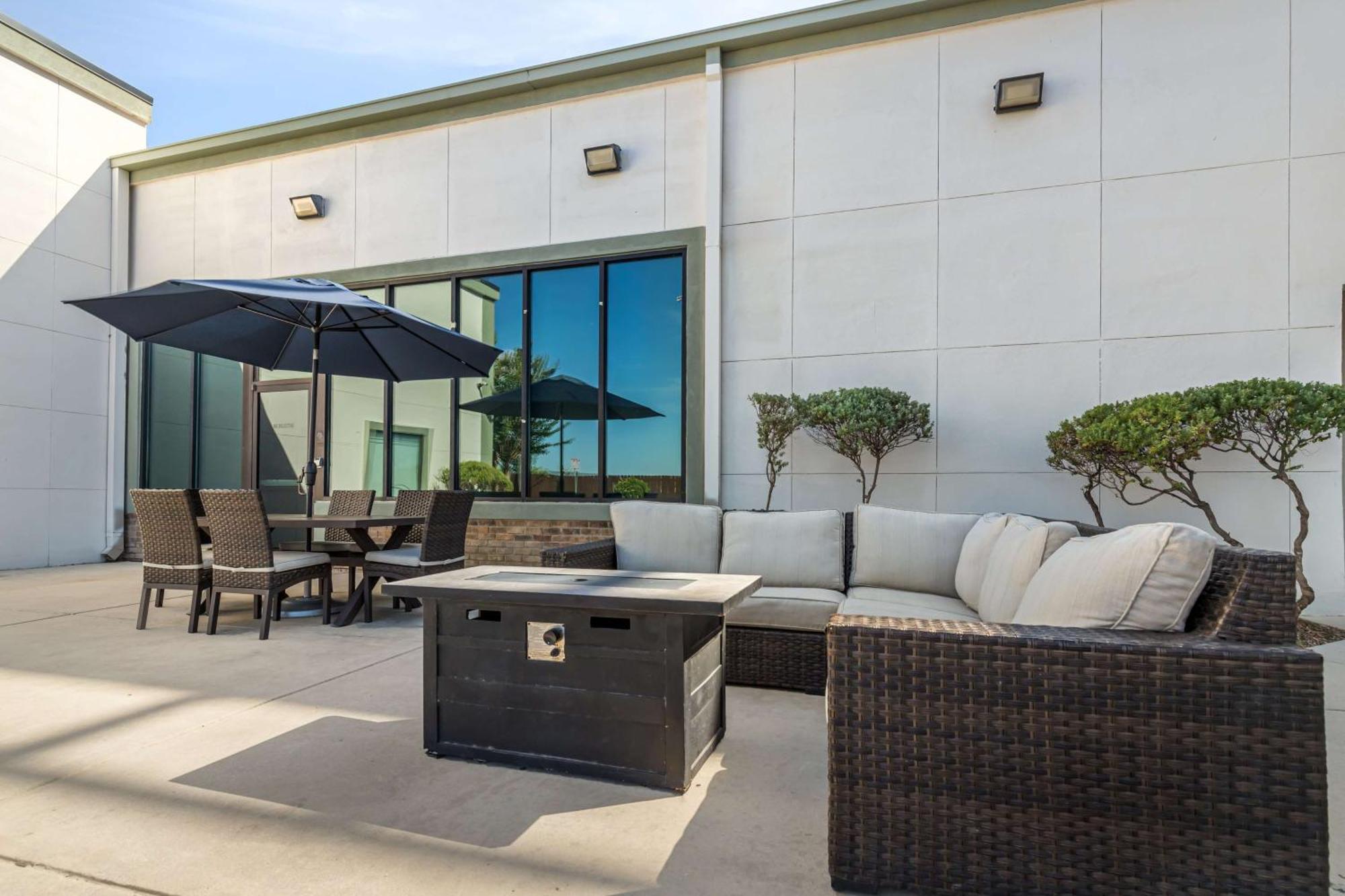 Best Western Plus Lackland Hotel And Suites. San Antonio Exterior photo